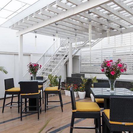 The Ashtan Sarovar Portico New Delhi Exterior foto