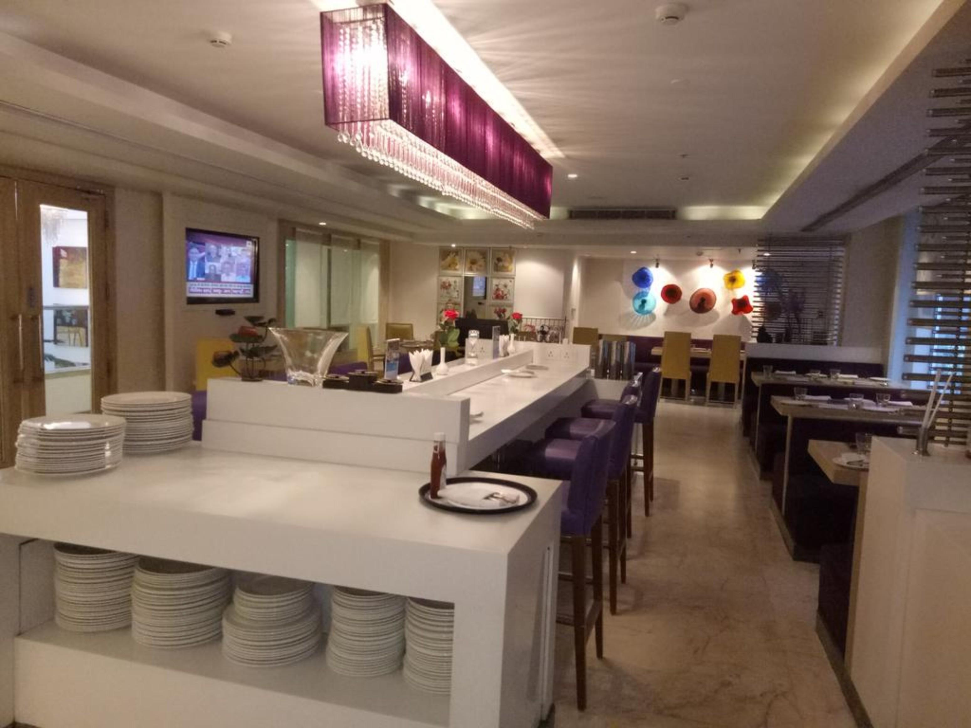 The Ashtan Sarovar Portico New Delhi Exterior foto
