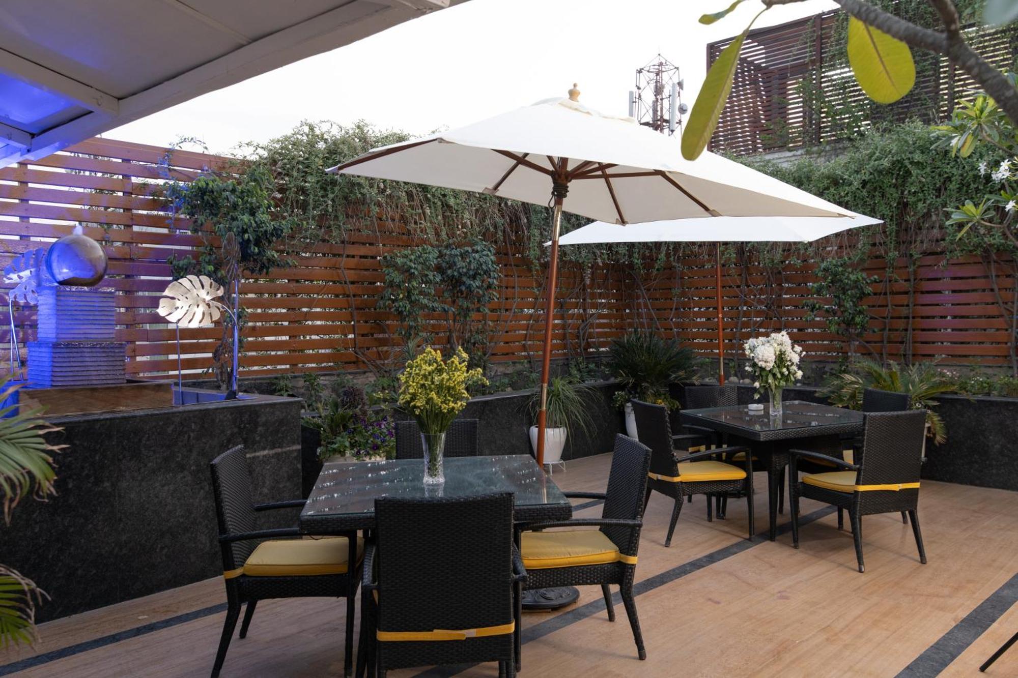 The Ashtan Sarovar Portico New Delhi Exterior foto