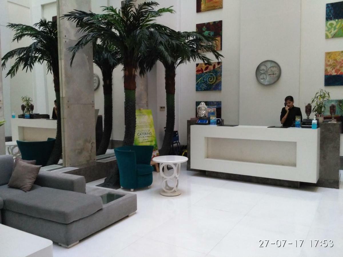 The Ashtan Sarovar Portico New Delhi Exterior foto