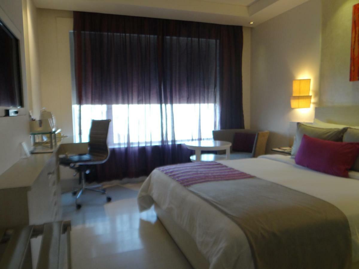 The Ashtan Sarovar Portico New Delhi Exterior foto