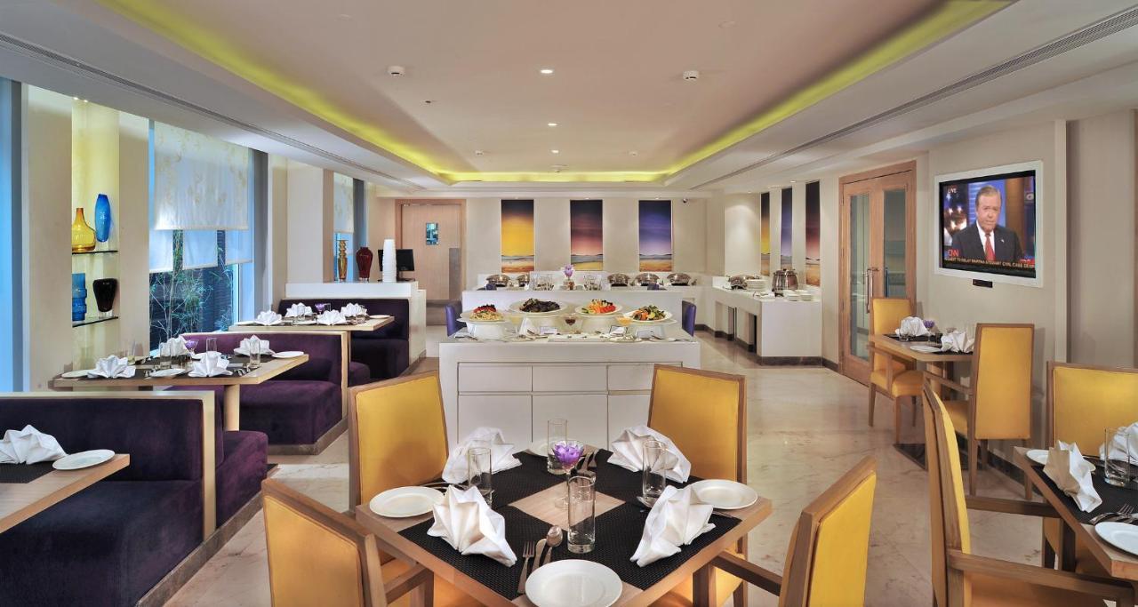 The Ashtan Sarovar Portico New Delhi Exterior foto