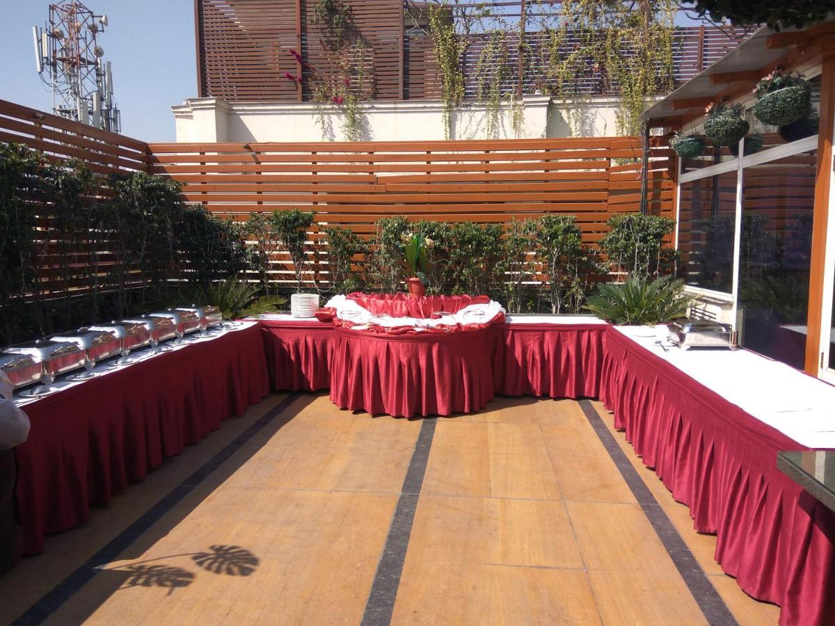 The Ashtan Sarovar Portico New Delhi Exterior foto